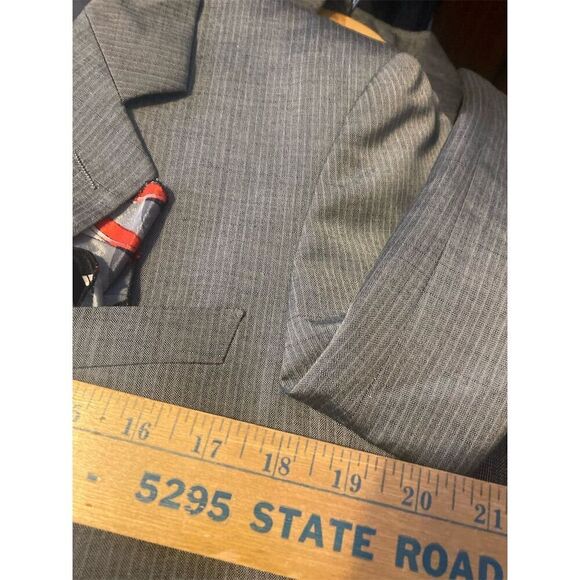Giovanni Men's Gray 2 Piece Suit Size 46 Formal Double-Vented - Picture 10 of 16